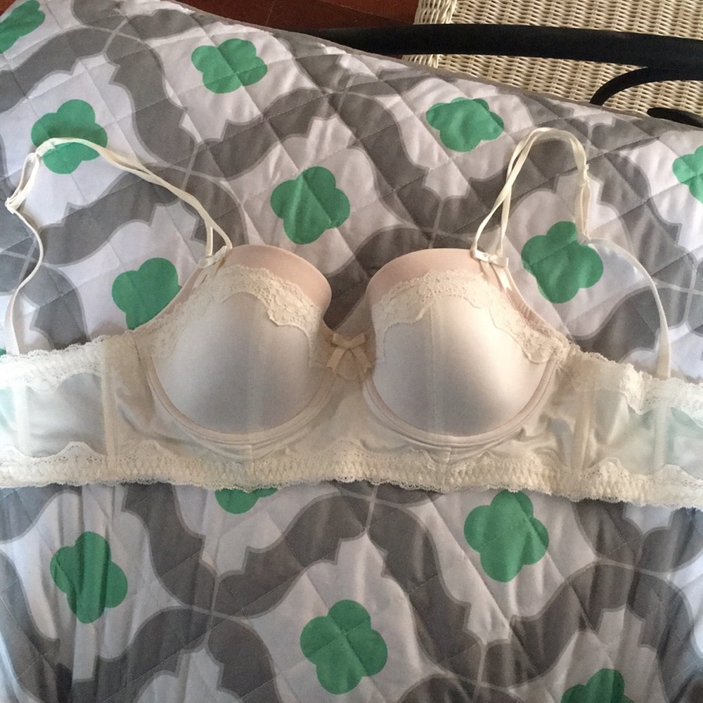 Jezebel bra